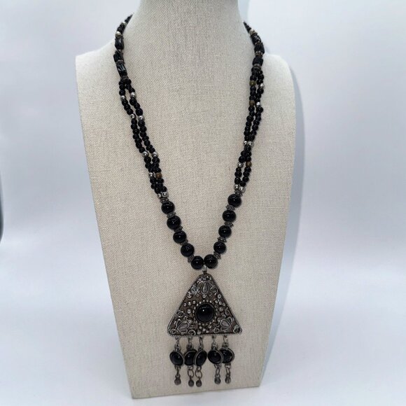 Beaded Necklace Black and Silver Tone Triangle Pendant Gothic *read* - Picture 3 of 9